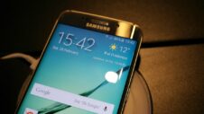 T-Mobile CEO gushes about his ‘amazing’ Galaxy S6 edge