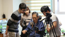 Samsung’s DOWELL app makes it easier for people with upper limb disabilities to use smartphones