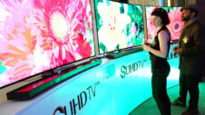 Samsung focusing on quality to boost profits in the HDTV market