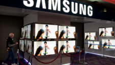 Samsung & LG increase production of flexible OLED displays