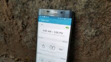 Here’s how to set up a night clock on your Galaxy S6 edge+