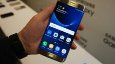 Samsung Galaxy S7 and Galaxy S7 edge have an option to turn off the app drawer