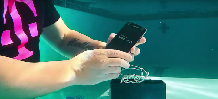 galaxy s7 underwater unboxing 720x328