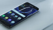 Rumor has it that the Galaxy S8 will feature a 2K display and no home button