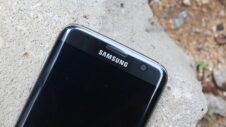 First images of the ‘Glossy Black’ Galaxy S7 edge surface online