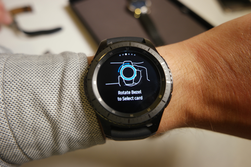 Samsung Pay on Gear S3 [Pictures 