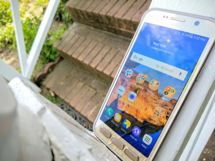 Galaxy S7 Aktif Yan Görünüm