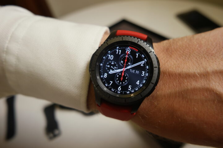 Samsung gear cheap s3 on hand