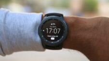 Samsung finally releases Gear S iOS app for compatibility with iPhones