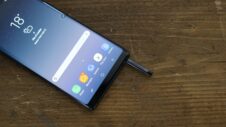 No, the Galaxy Note 8’s face recognition can’t be fooled by a photo