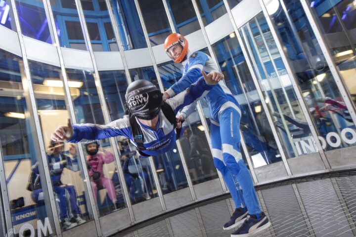 Samsung Netherlands is letting you skydive in a wind tunnel using the ...