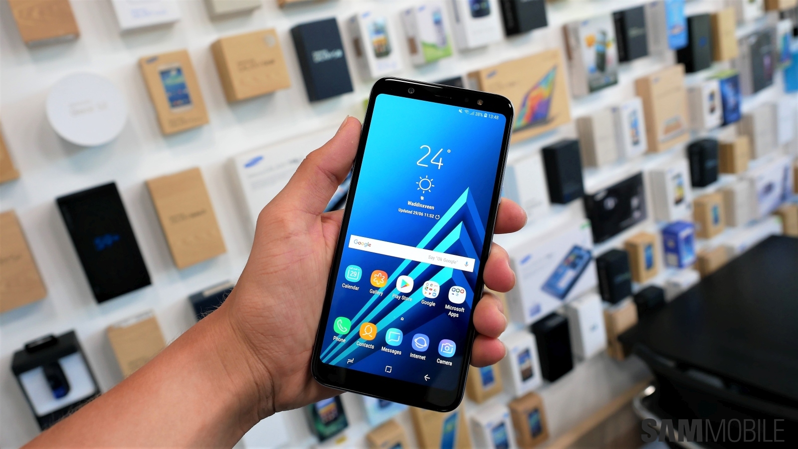 Samsung Introduces the Galaxy A6 and A6+ Featuring an Advanced
