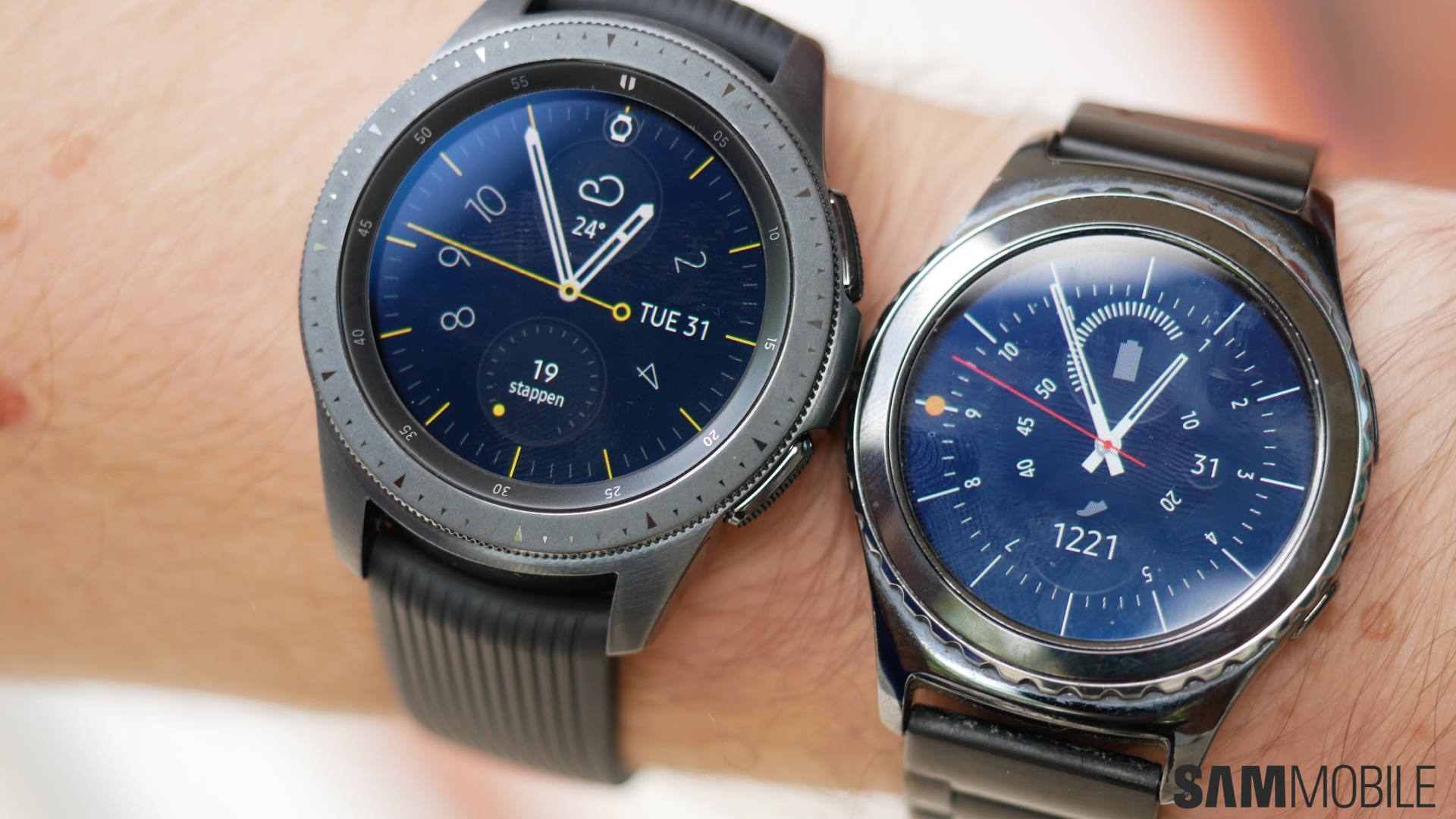 compare samsung galaxy watch 42mm and 46mm