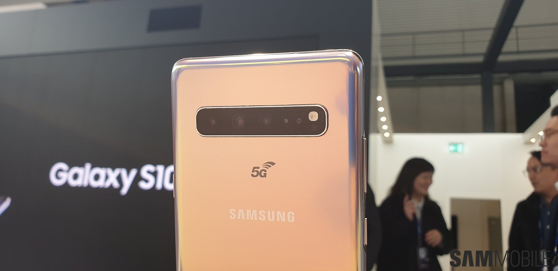 Samsung S10 5G: Samsung to launch world's first 5G smartphone, Galaxy S10 5G,  on April 5 - Times of India