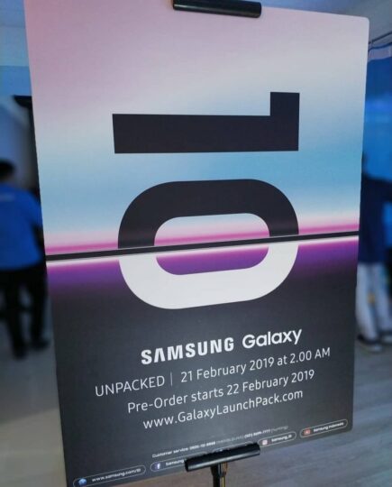 Pre-order Galaxy S10