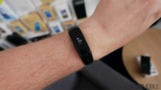 Upcoming Samsung wearable device appears in FCC filings