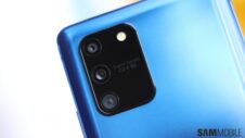 Galaxy S20 will take pictures with all three rear cameras at once