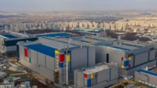 Samsung starts investing in 5nm chip production lines