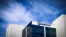 Samsung reportedly bags order to make all Qualcomm Snapdragon 875 chips