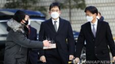 Imprisoned Samsung heir not allowed to work at Samsung anymore