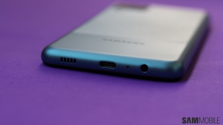 Samsung Galaxy S23 FE Renders Leak Again; Suggests Four Colour Options,  Thick Bezels, More
