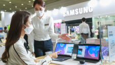 Samsung showcases its latest products at World IT Show 2021