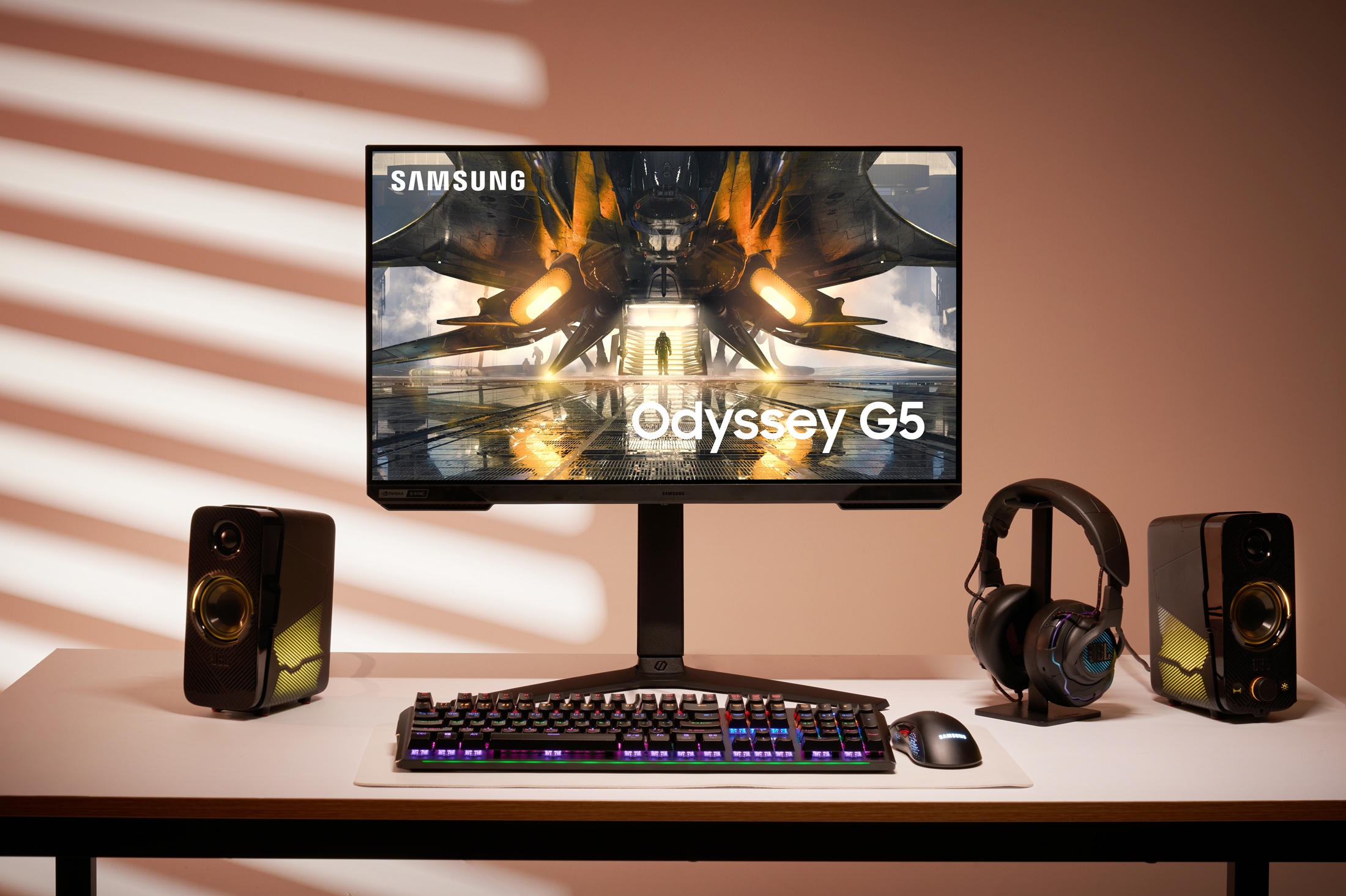 Samsung Odyssey G5 32 Inch Gaming Monitor Unboxing 