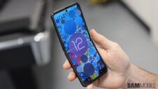 Samsung foldable phone buyers are treated like second-class customers