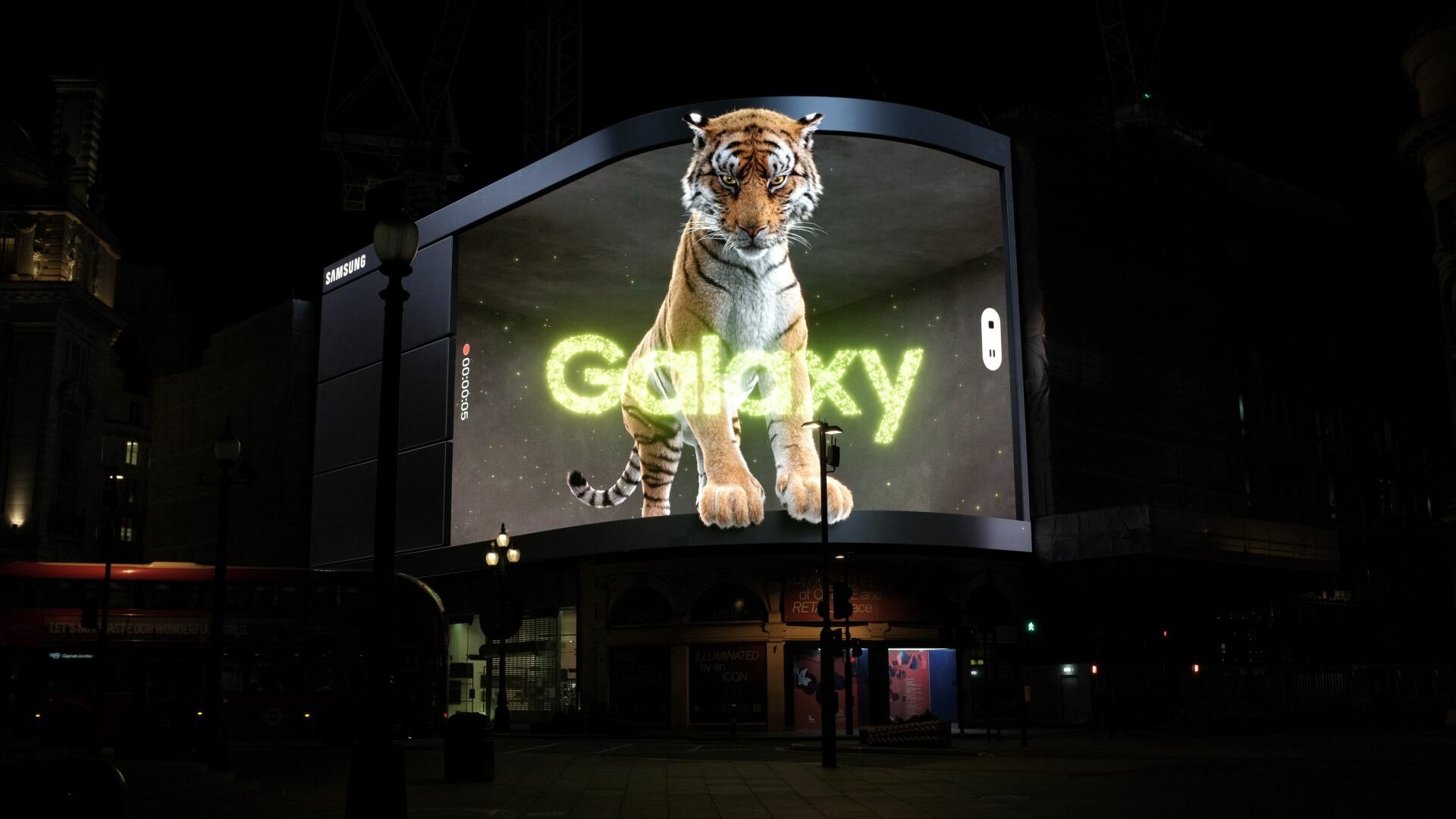 Samsung 'Tiger in the City' marketing campaign highlights Galaxy S22's ...