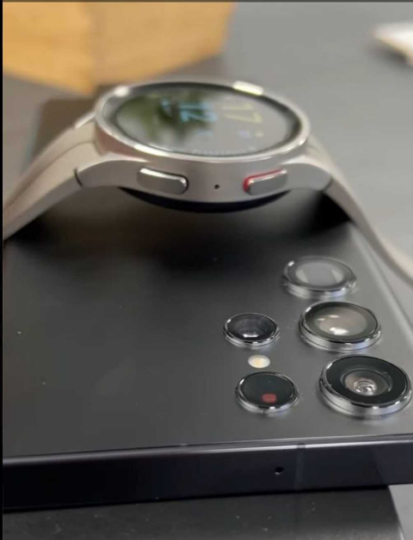 Galaxy Watch 5 Pro strap design can be a wireless charging nuisance