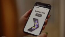 Samsung mocks iPhones once again with its new Galaxy Z Flip 4 advertisement