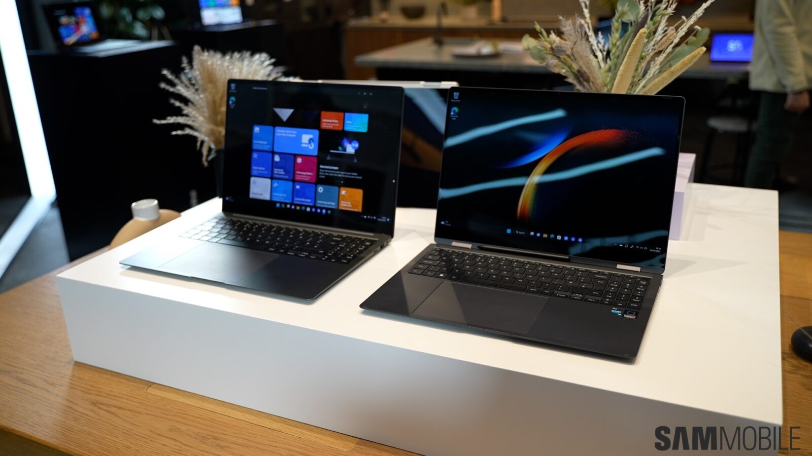 Galaxy Book 3 Pro, Book 3 Pro 360 hands-on: Samsung goes full Pro ...