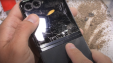 Motorola Razr 40 Ultra cover screen fails durability tests like no other