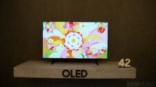 Samsung extends its OLED TV panel deal with LG