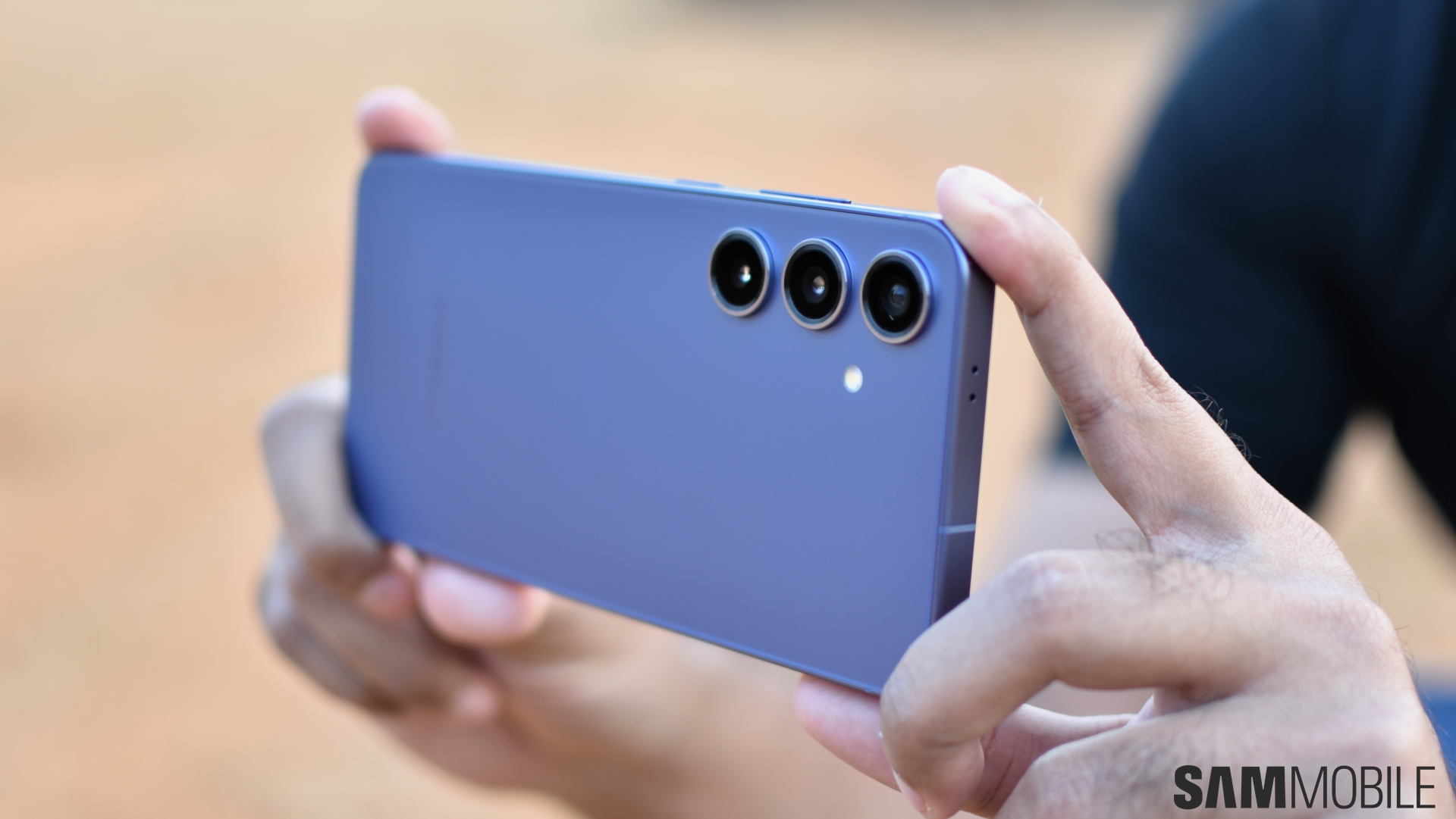 Samsung Galaxy S24 hands-on: Same sleek designs, neat new AI tricks