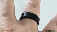 Samsung tells us you can actually wear Galaxy Ring on any finger