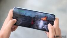 Samsung could bring foldable displays to portable gaming consoles