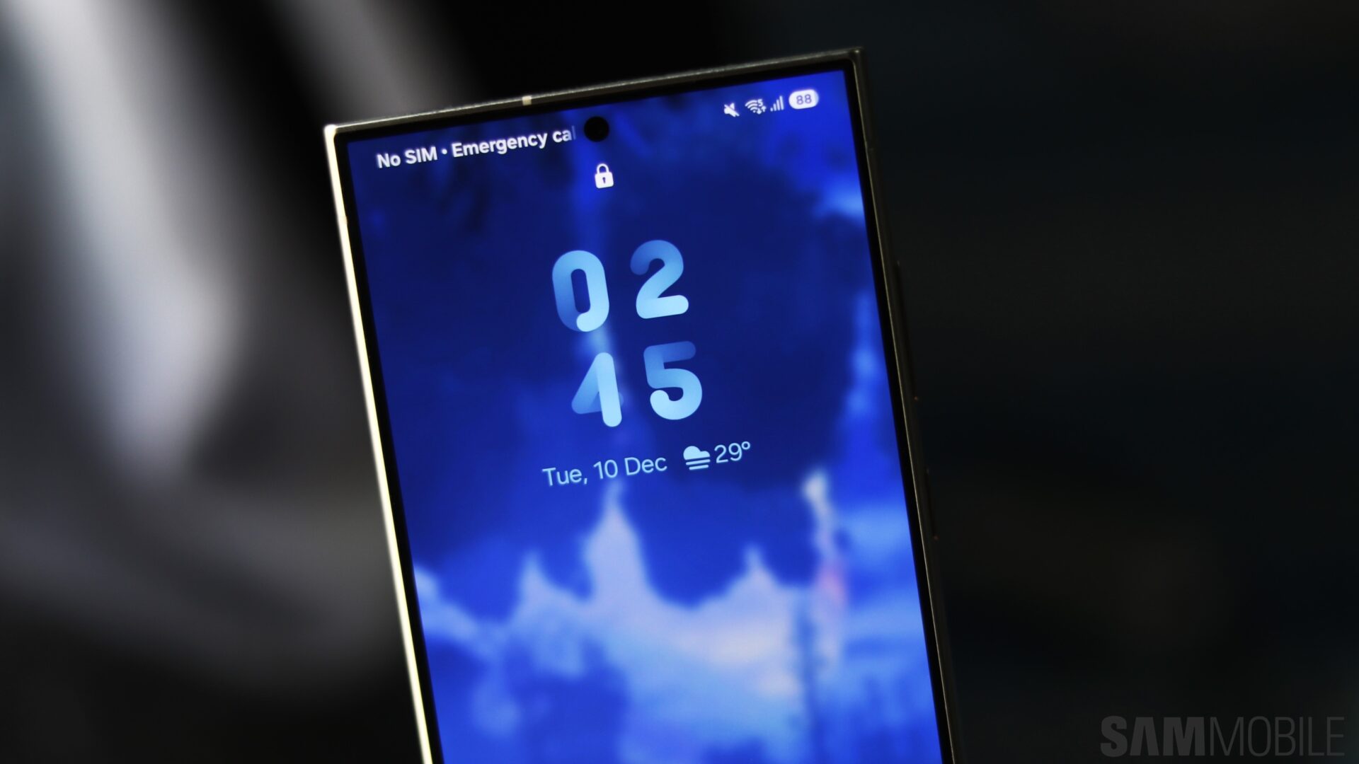 Galaxy S24 One UI 7 lock screen